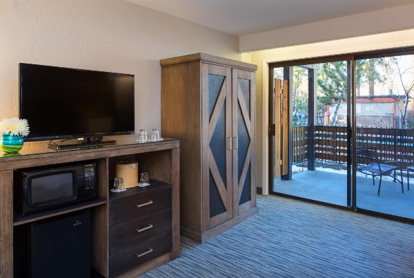 Hotel Azure Main image